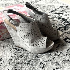 Chinese Laundry memory lane wedge